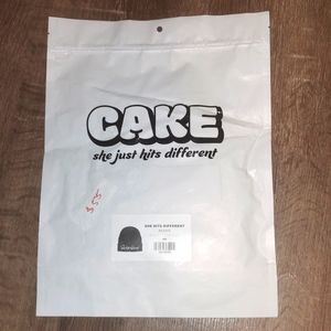 Cake merch hat  (she hits different) new